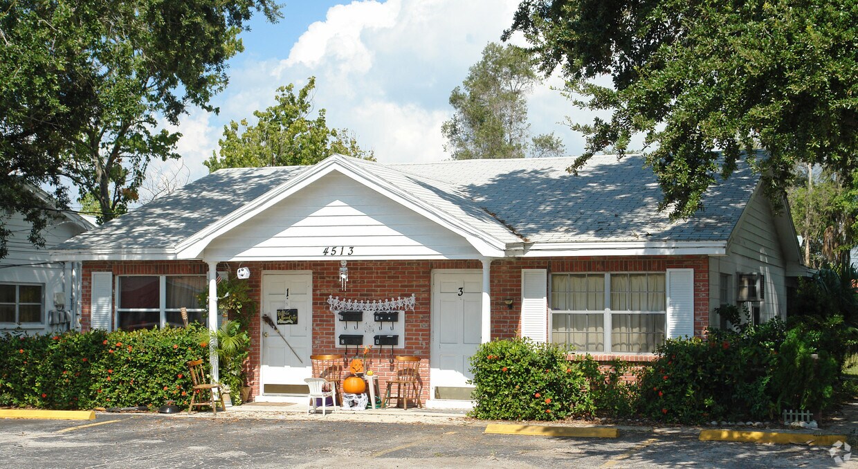 Building Photo - 4511-4513 Mcelroy Ave