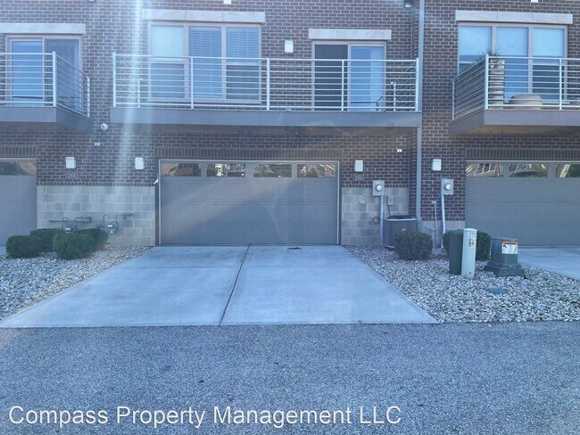 Building Photo - 3 br, 3.5 bath House - 12934 Grand Vue Dr