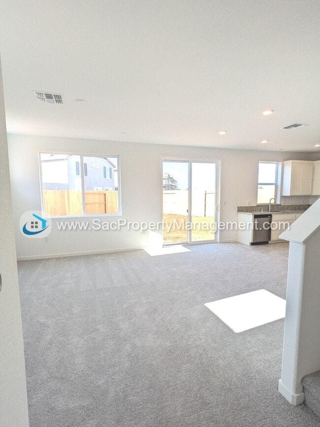 Building Photo - Brand NEW 3 Bed 2.5 Bath Single Family Hom...
