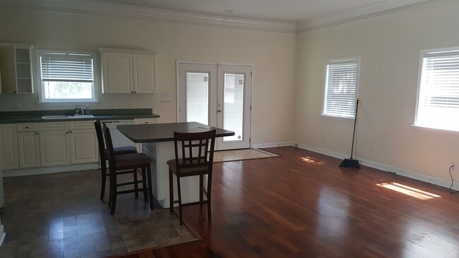 Foto del edificio - Cute house in downtown.