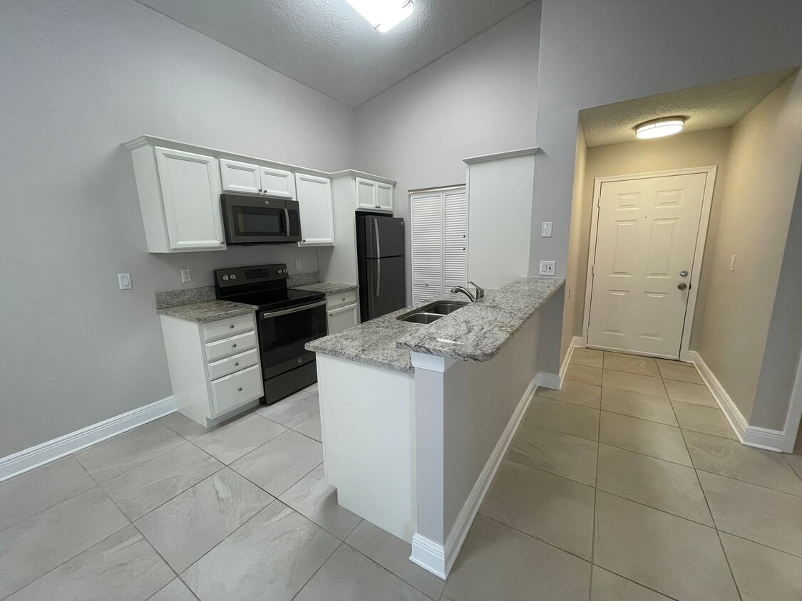 Primary Photo - ANNUAL RENTAL - 2 BED/2BATH AT OASIS