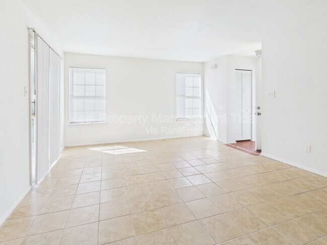 Foto del edificio - 513 Summit Ct