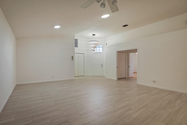 Foto del edificio - 7818 Stirling Bridge Blvd S