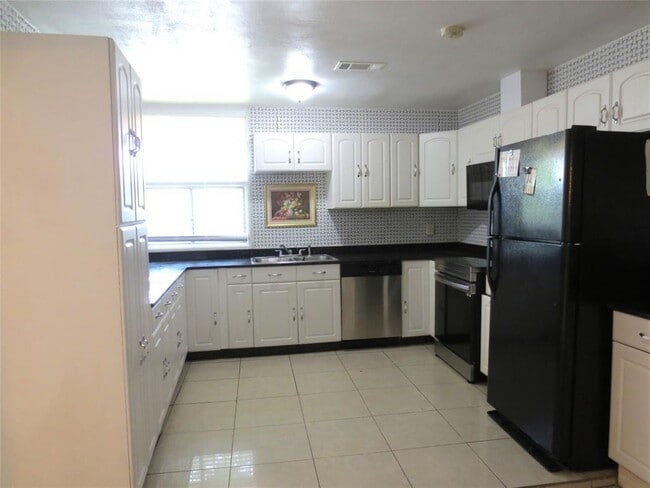 Building Photo - 6633 Mobud Dr