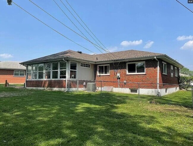 Foto del edificio - 2326 Fairy Bell Dr