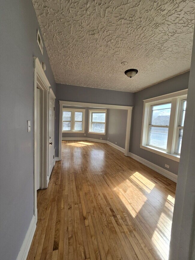 Foto del edificio - 10758 S Indiana Ave