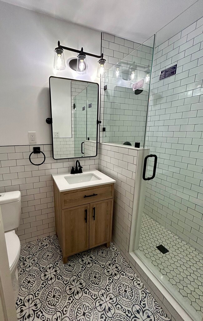 Foto del edificio - 1533 Freeman Ave