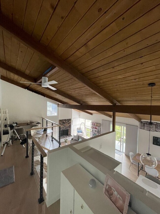 Building Photo - Chic Piedmont Pines Three Bedroom Home