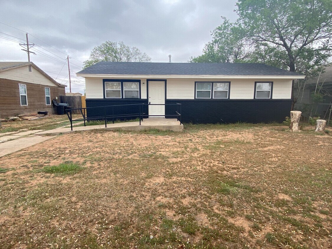 Move In Special First month half off of House Rental in Lubbock