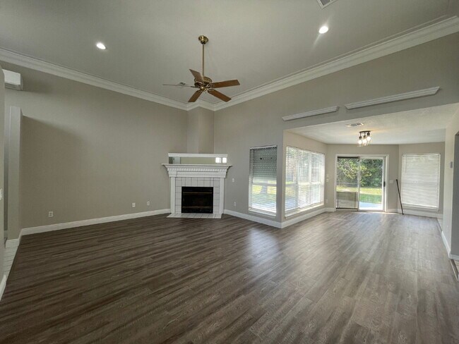 Foto del edificio - "Charming 3-Bed Oasis with 2 Baths in Prime Panama City Beach Location – 1,423 Sq. Ft. of Serene ...