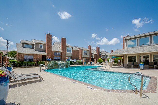 Amberly Village Townhomes Garland Tx Apartments Com