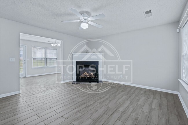 Building Photo - 308 Goldenrod Dr