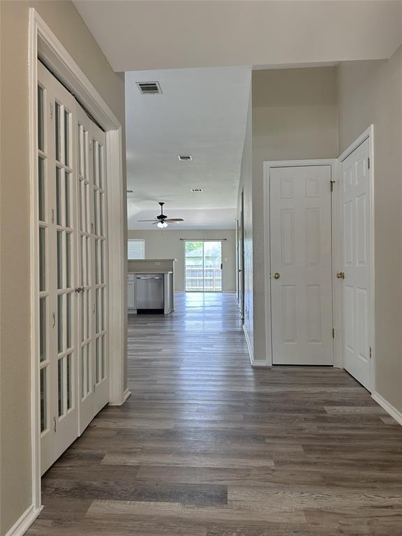 Foto del edificio - 610 Riverway Ln
