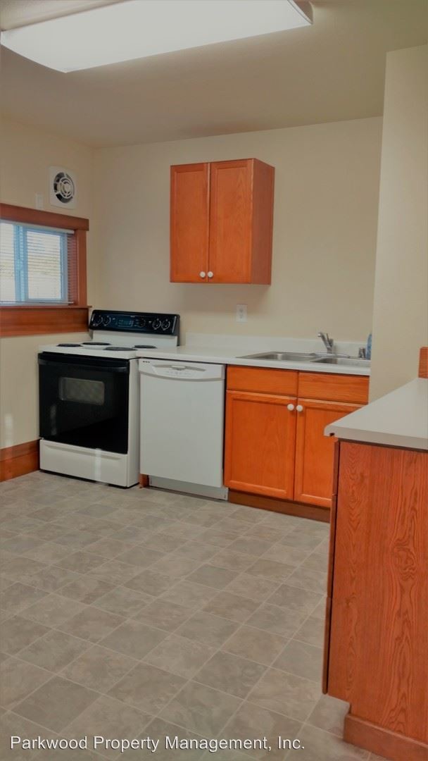 Foto del edificio - 1 br, 1 bath House - 7610 Burgess St W