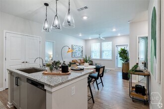 Building Photo - 5670 Ogeechee Rd