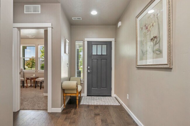 Foto del edificio - 3 - Bedroom Meridian home on corner lot!!