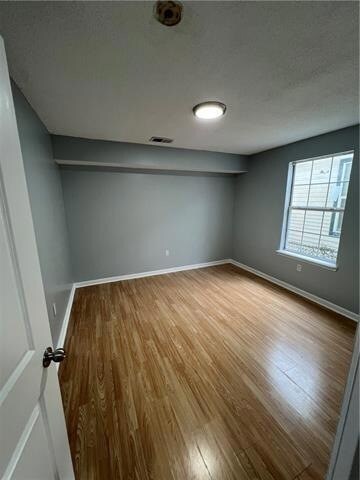 Foto del edificio - 8812 Apple St