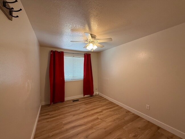 Building Photo - 2736 S 900 E