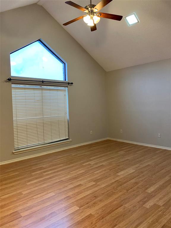 Building Photo - 2028 Greenview Dr