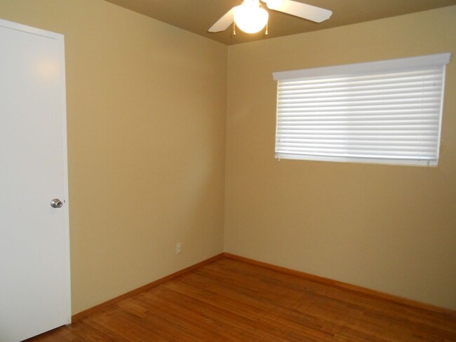 Building Photo - 3 Bedroom in Starview Estates
