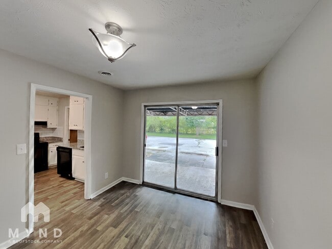 Building Photo - 225 Baker St