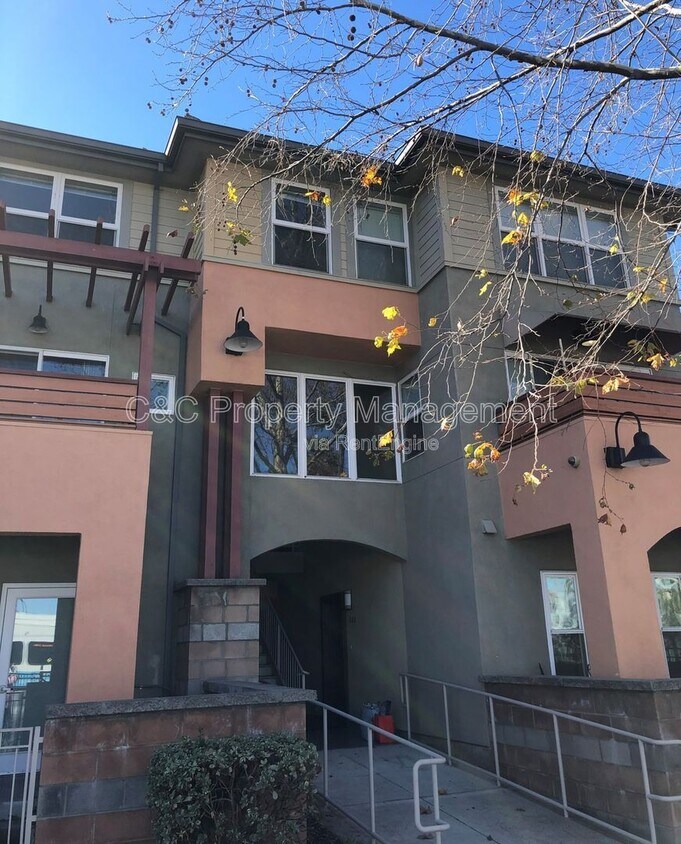 Foto principal - 1421 N First St