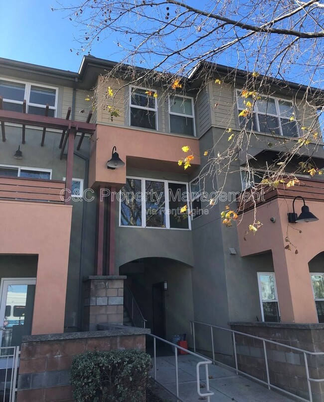 Photo - 1421 N First St Apartment