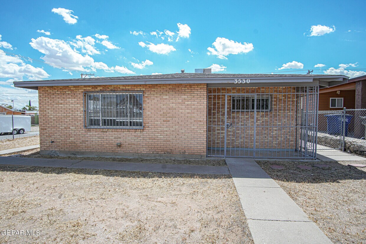 Primary Photo - 3530 Hamilton Ave