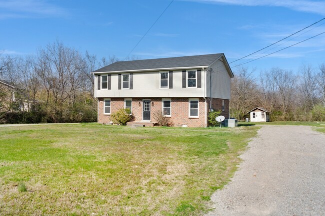 Building Photo - 179 Anderson Ln