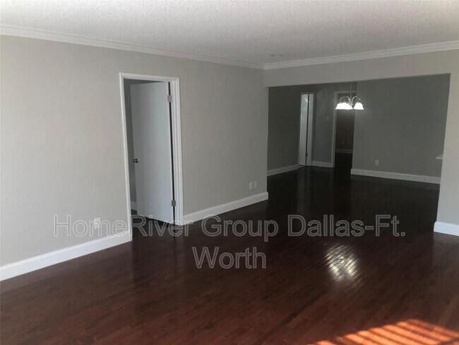 Foto del edificio - 4810 Amesbury Dr