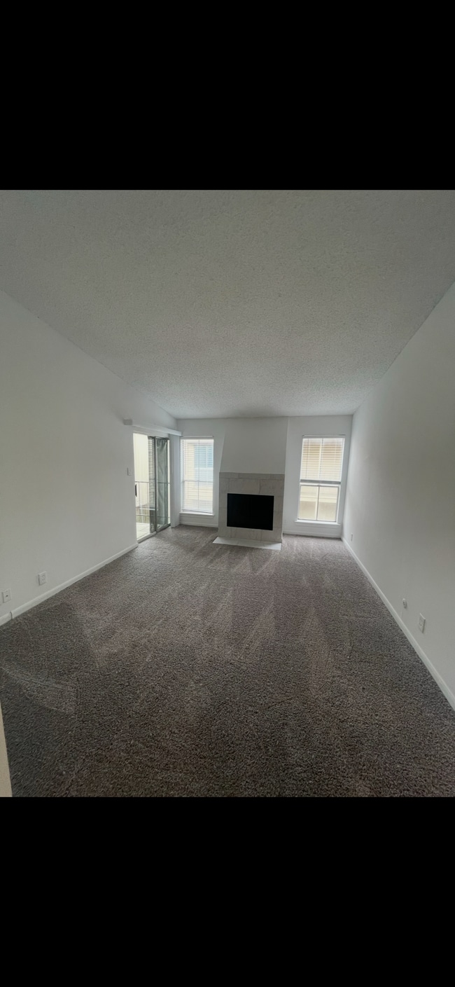 Building Photo - 3730 Thistlemont Dr