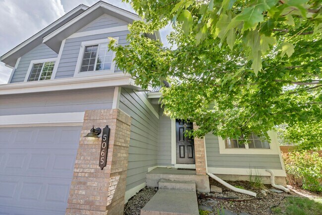 Building Photo - Spacious Home in Castle Rock