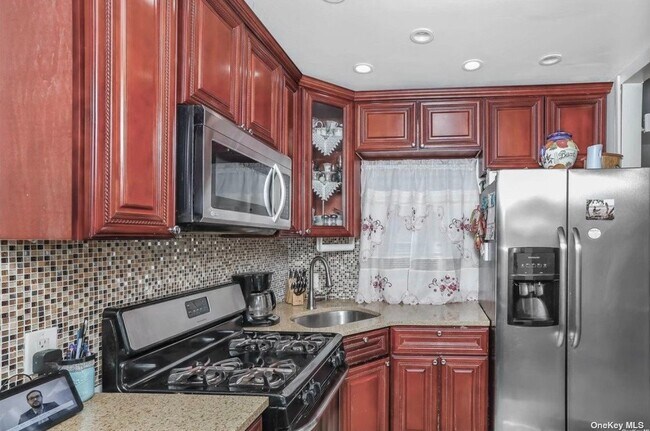 Foto del edificio - 86-61 77th St