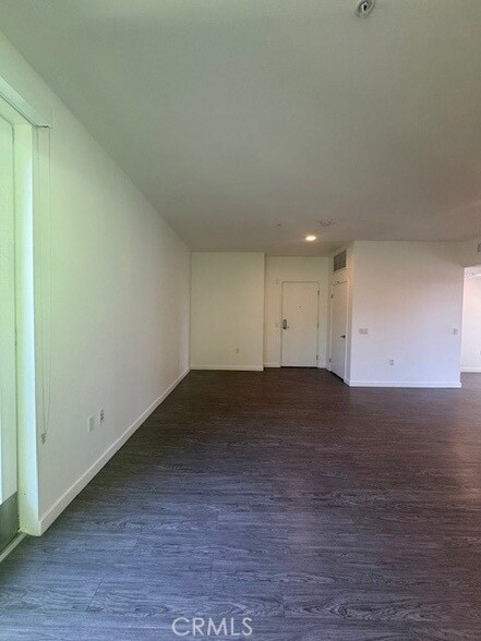 Building Photo - 5750 Hollywood Blvd