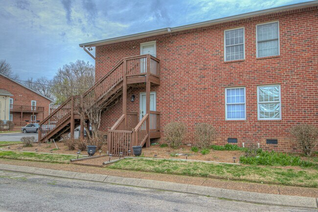 Building Photo - 202 Brooke Castle Dr