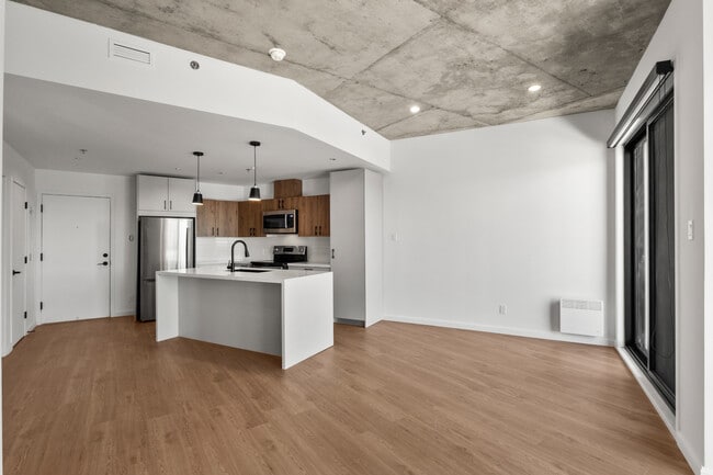 Building Photo - Racine Vaudreuil