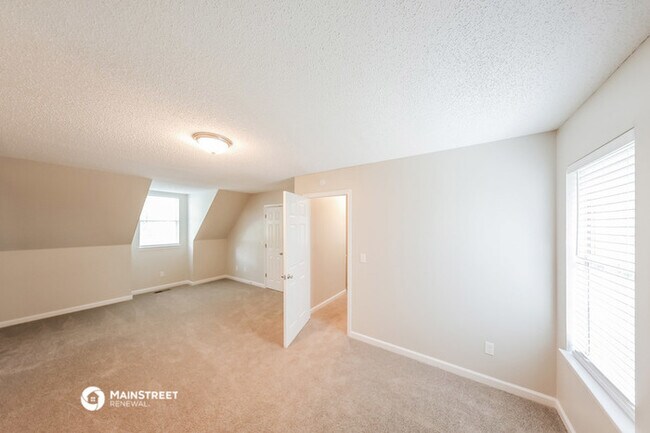 Foto del edificio - 355 Brian Trl