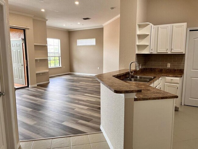 Foto del edificio - 6149 Metrowest Blvd