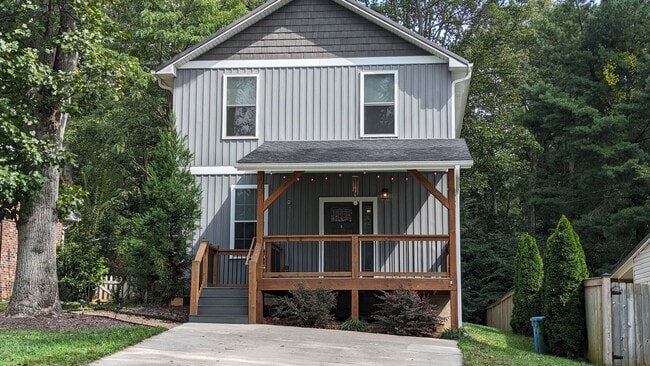 Building Photo - 4 Bed, 2 Story - Built in 2020