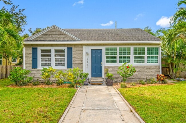 Central St. Pete 2 Bedroom 1 Bath Bungalow! - Central St. Pete 2 Bedroom 1 Bath Bungalow! House