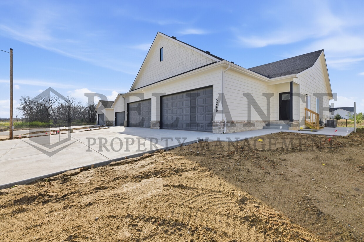 Photo - 5249 N Pinecrest Ct (Bel Aire, KS)