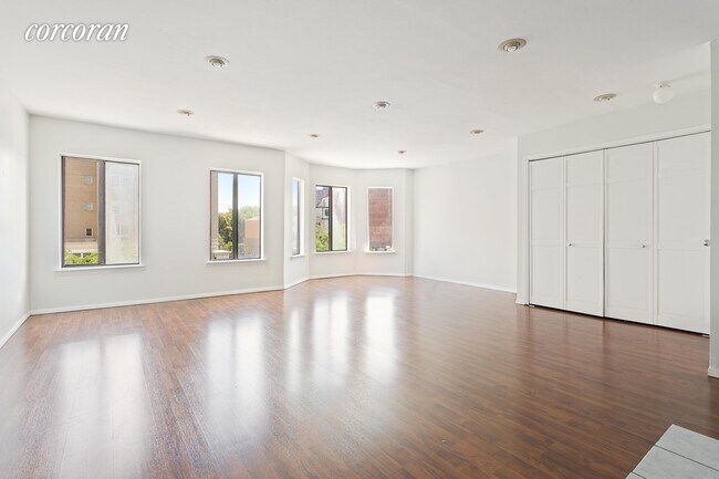 Foto del edificio - 360 Butler St