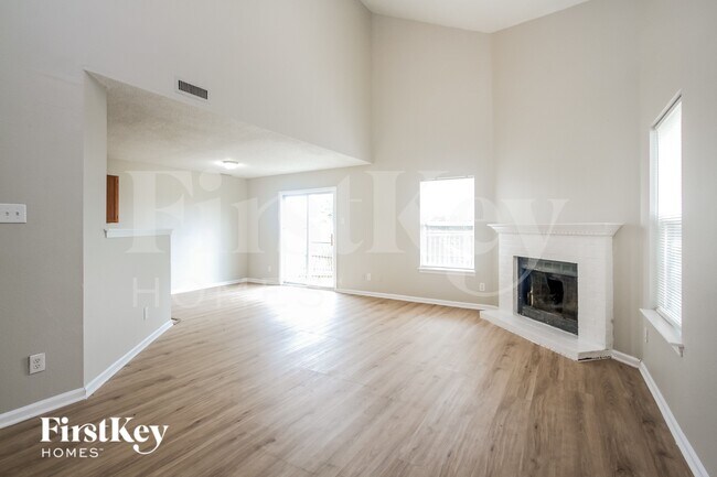 Foto del edificio - 1229 Kenwood Dr