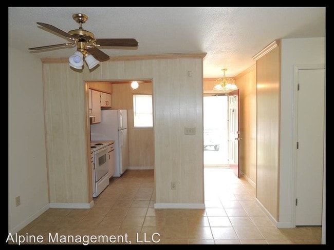 Building Photo - 1103 Pine Forest Trl
