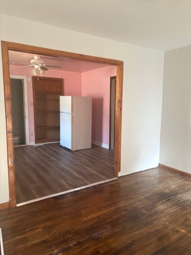 Foto principal - 2 bed/1 bath