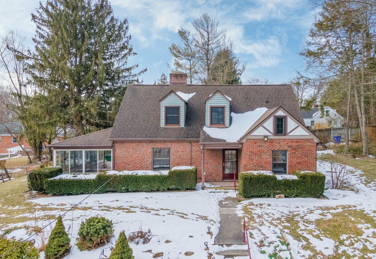Foto principal - 611 Montgomery St