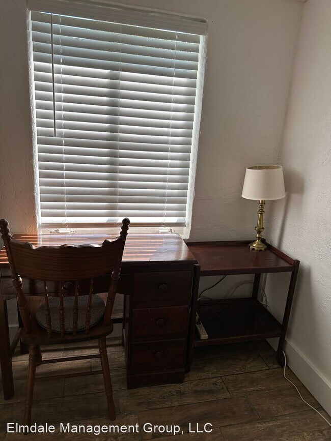 Foto del edificio - 2 br, 1 bath House - 456 Vine St