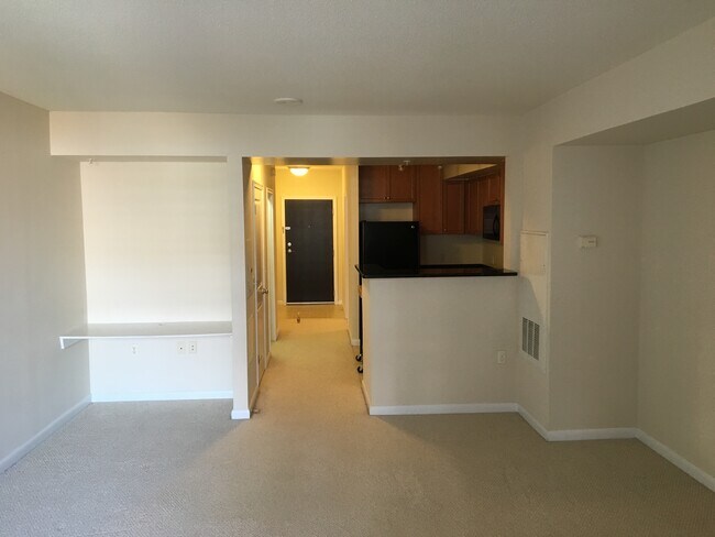 Photo - 851 N Glebe Rd Apartment