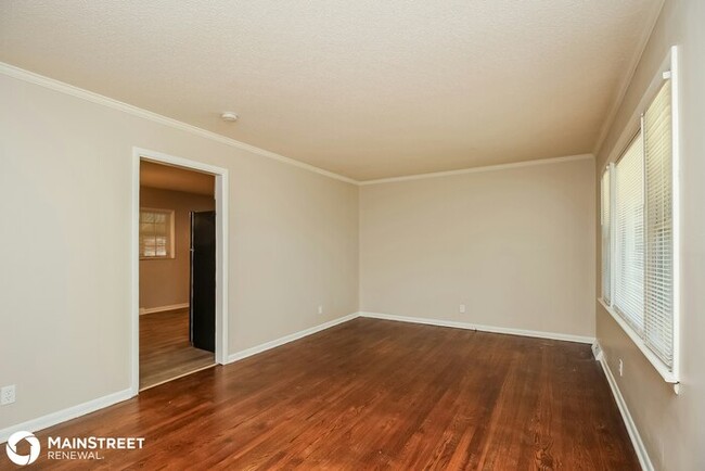 Building Photo - 7624 Broadmoor St, Overland Park, KS 66204