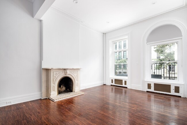 Building Photo - 179 E 64th St